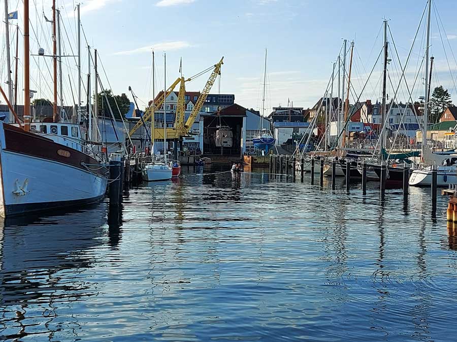 Rathje Werft im Sommer